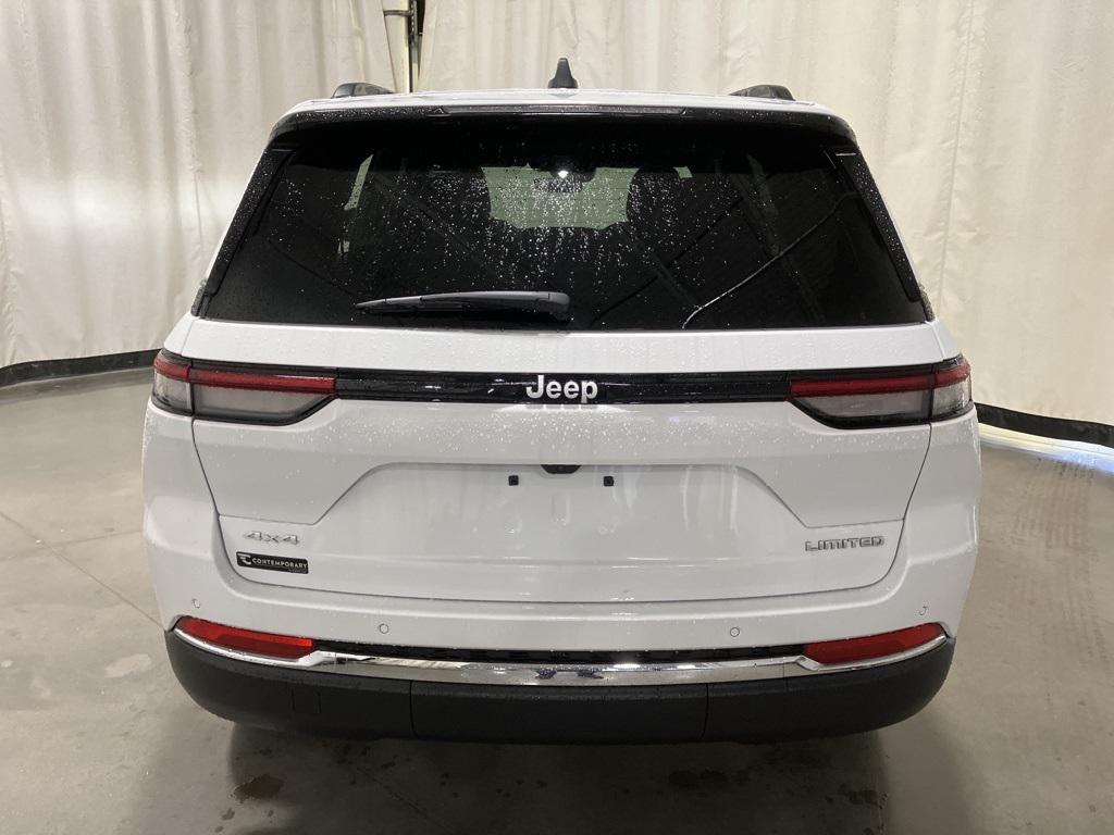 new 2025 Jeep Grand Cherokee car, priced at $42,608