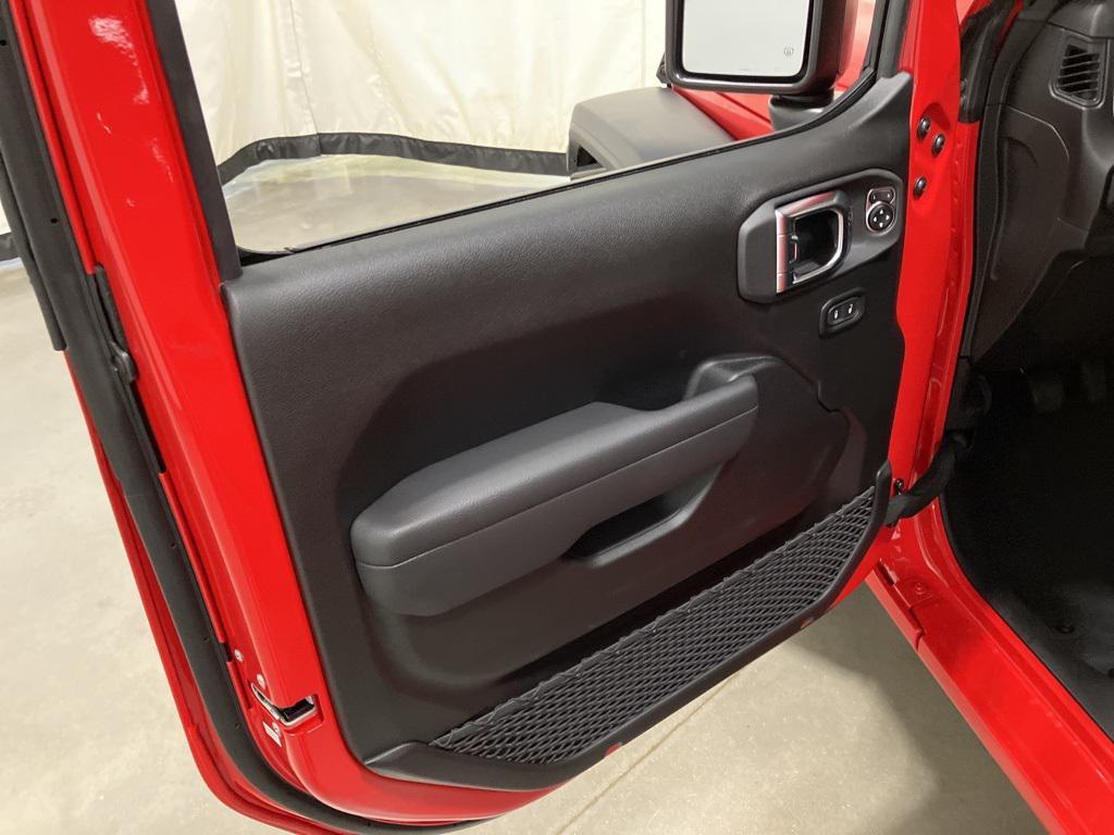 new 2025 Jeep Wrangler car, priced at $42,270
