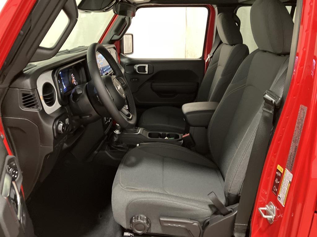 new 2025 Jeep Wrangler car, priced at $42,270