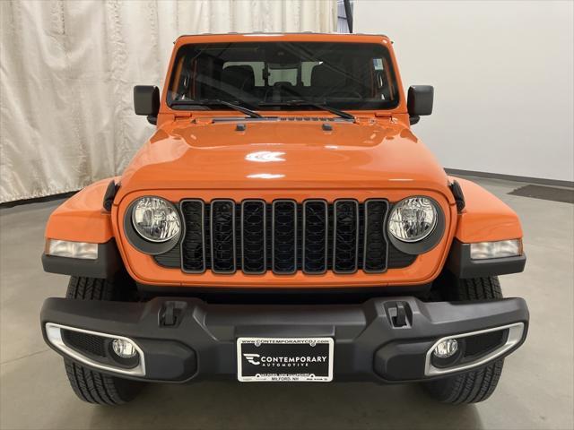 new 2025 Jeep Gladiator car, priced at $47,098