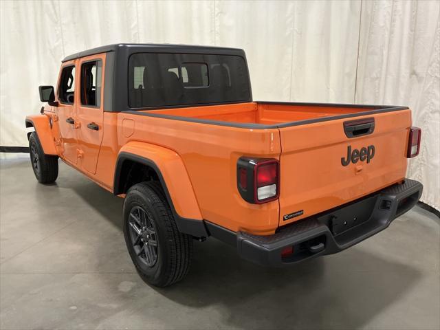 new 2025 Jeep Gladiator car, priced at $47,098