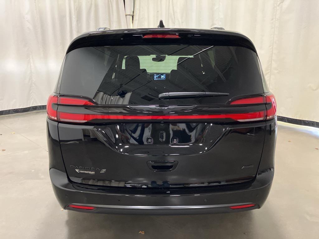 new 2026 Chrysler Pacifica car, priced at $48,005