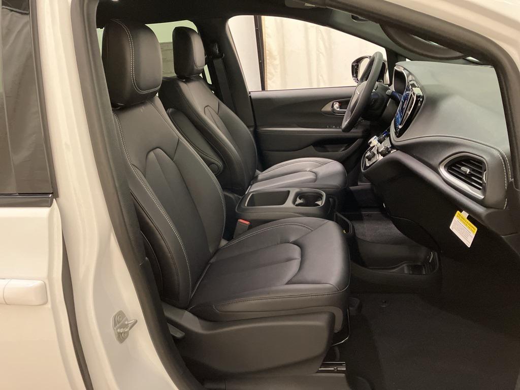 new 2026 Chrysler Pacifica car, priced at $45,315