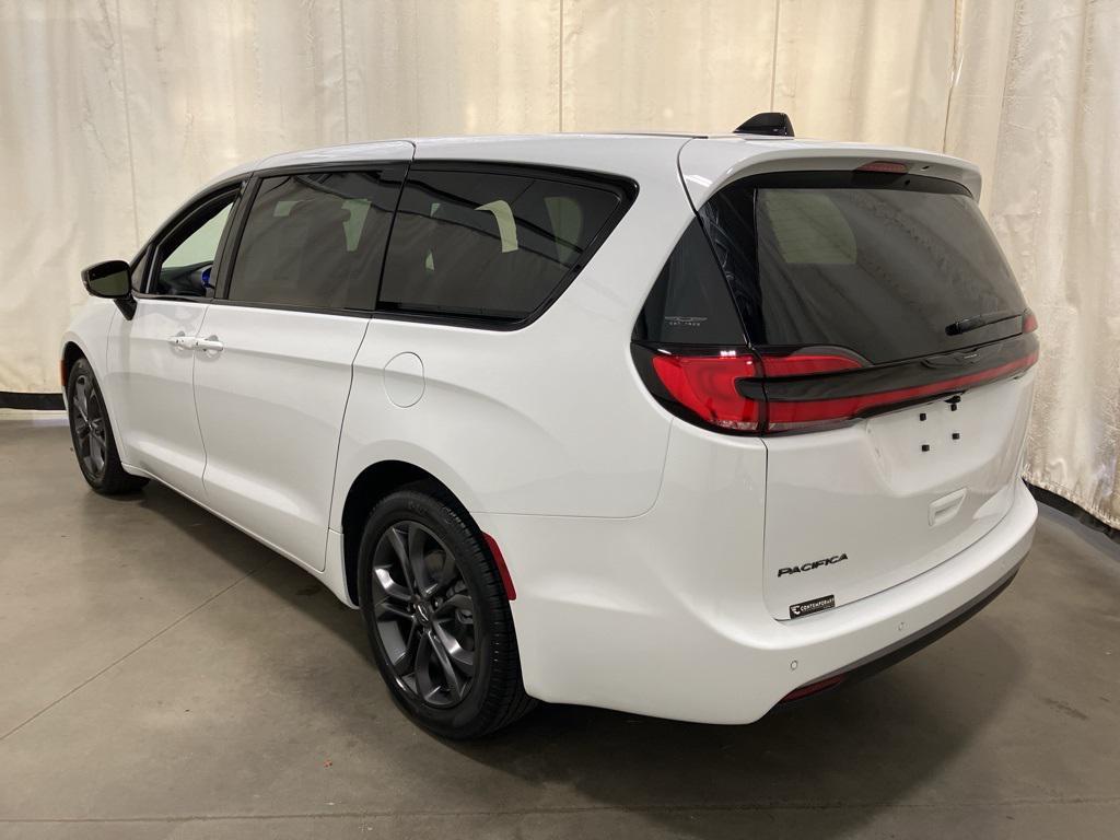 new 2026 Chrysler Pacifica car, priced at $45,315