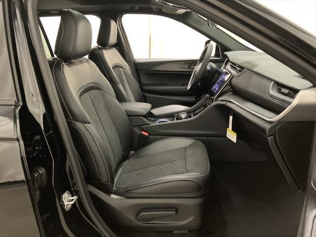 new 2025 Jeep Grand Cherokee car, priced at $43,705