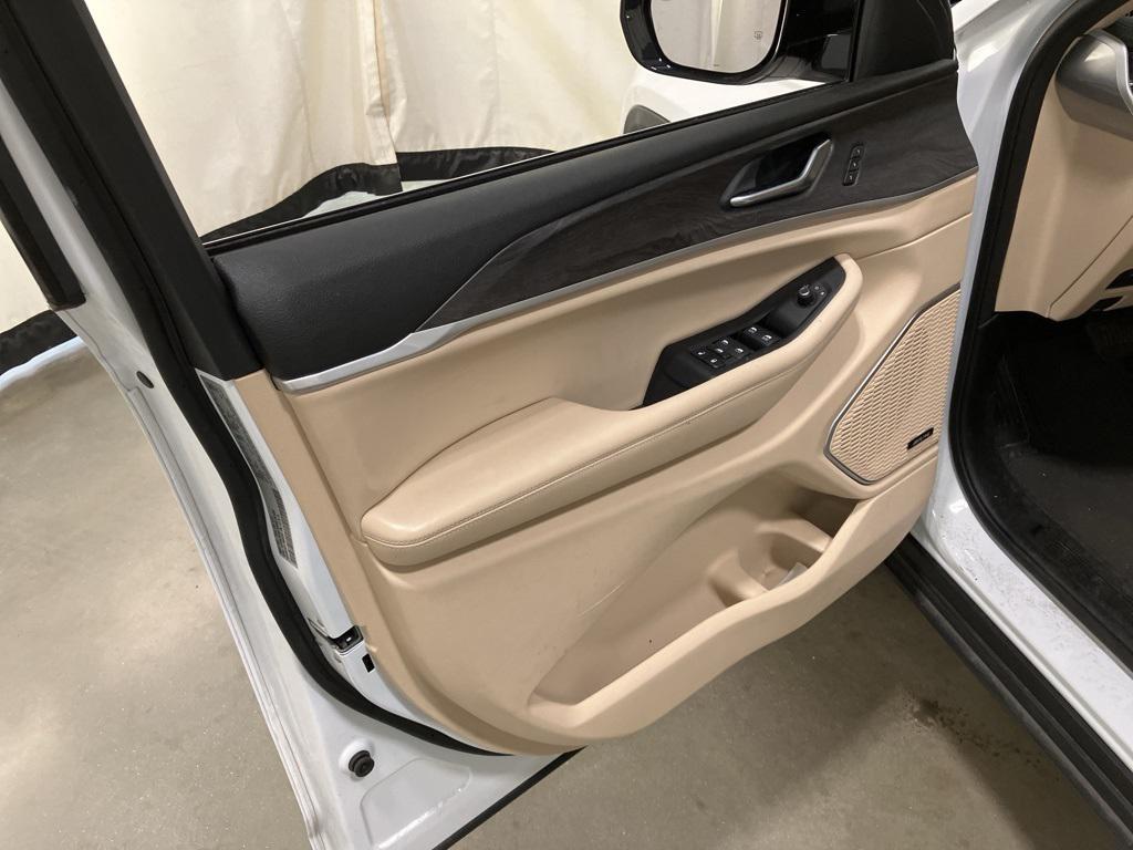 used 2022 Jeep Grand Cherokee L car, priced at $30,885