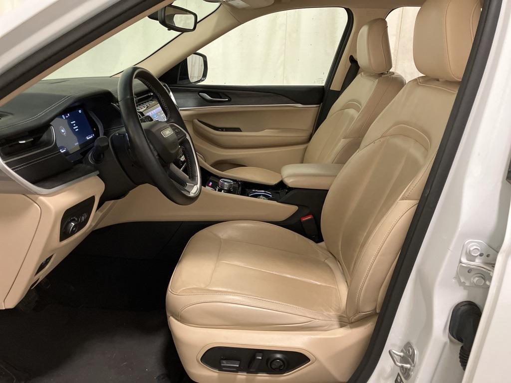 used 2022 Jeep Grand Cherokee L car, priced at $30,885