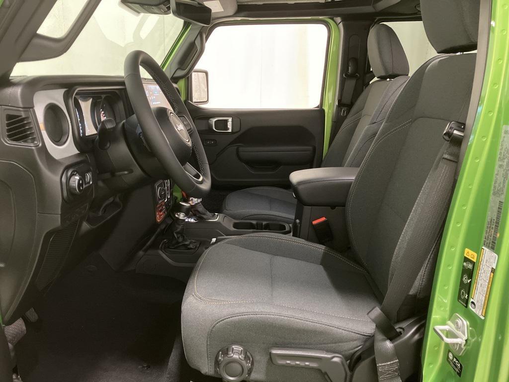 new 2025 Jeep Gladiator car, priced at $49,266