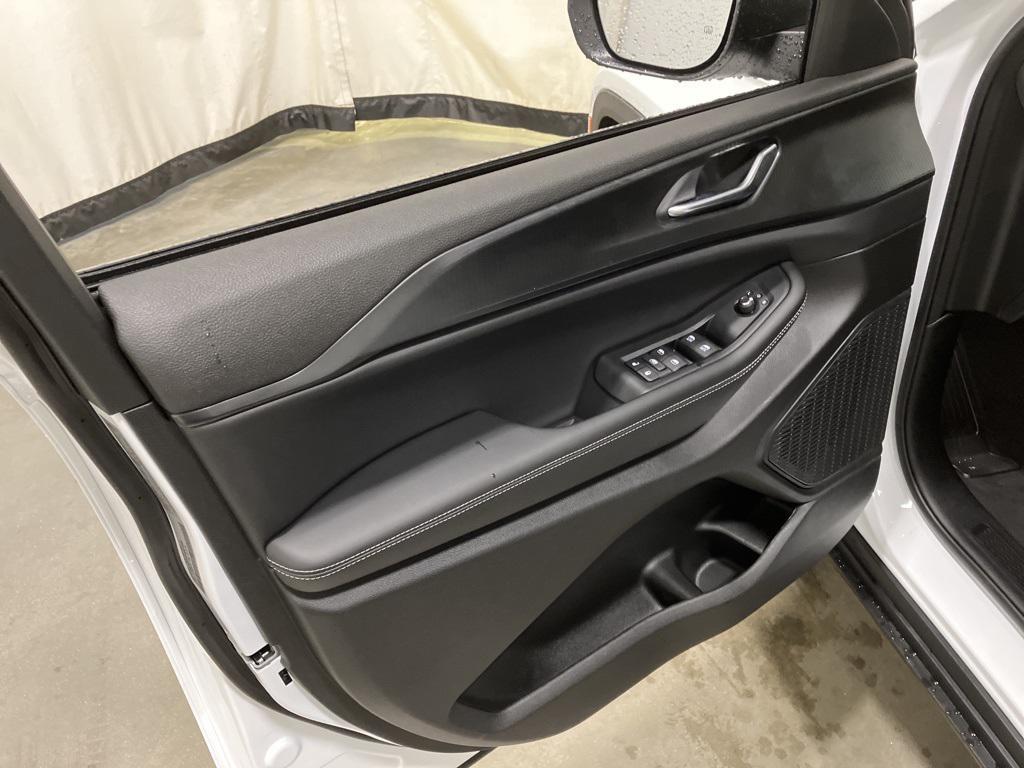 new 2025 Jeep Grand Cherokee L car, priced at $38,678