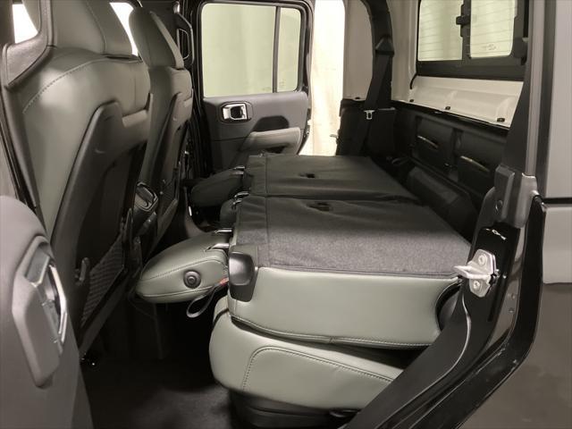 new 2025 Jeep Gladiator car, priced at $65,385