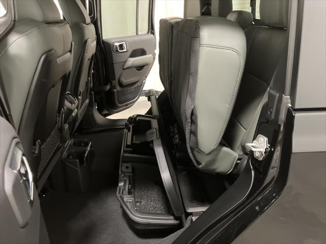 new 2025 Jeep Gladiator car, priced at $65,385