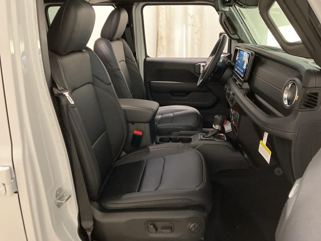 new 2026 Jeep Wrangler car, priced at $55,370