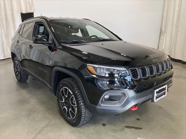 new 2025 Jeep Compass car, priced at $38,560