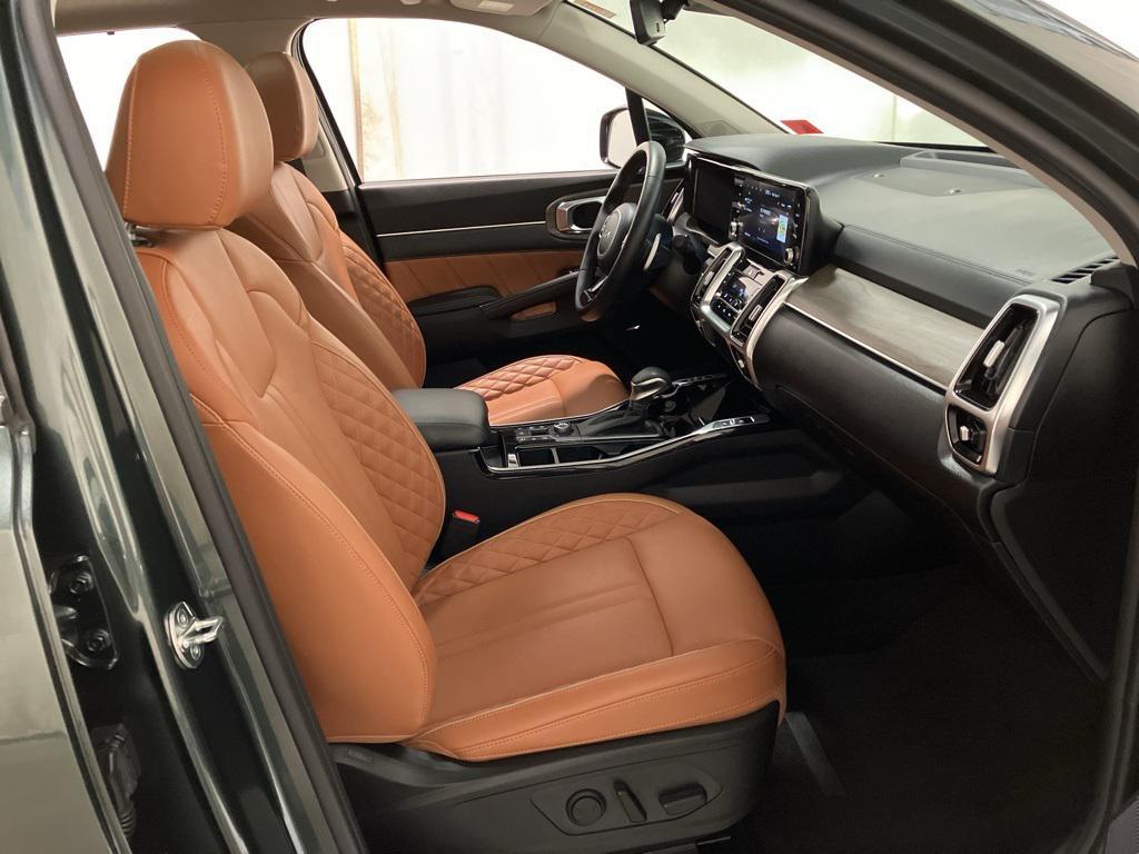 used 2023 Kia Sorento car, priced at $32,104