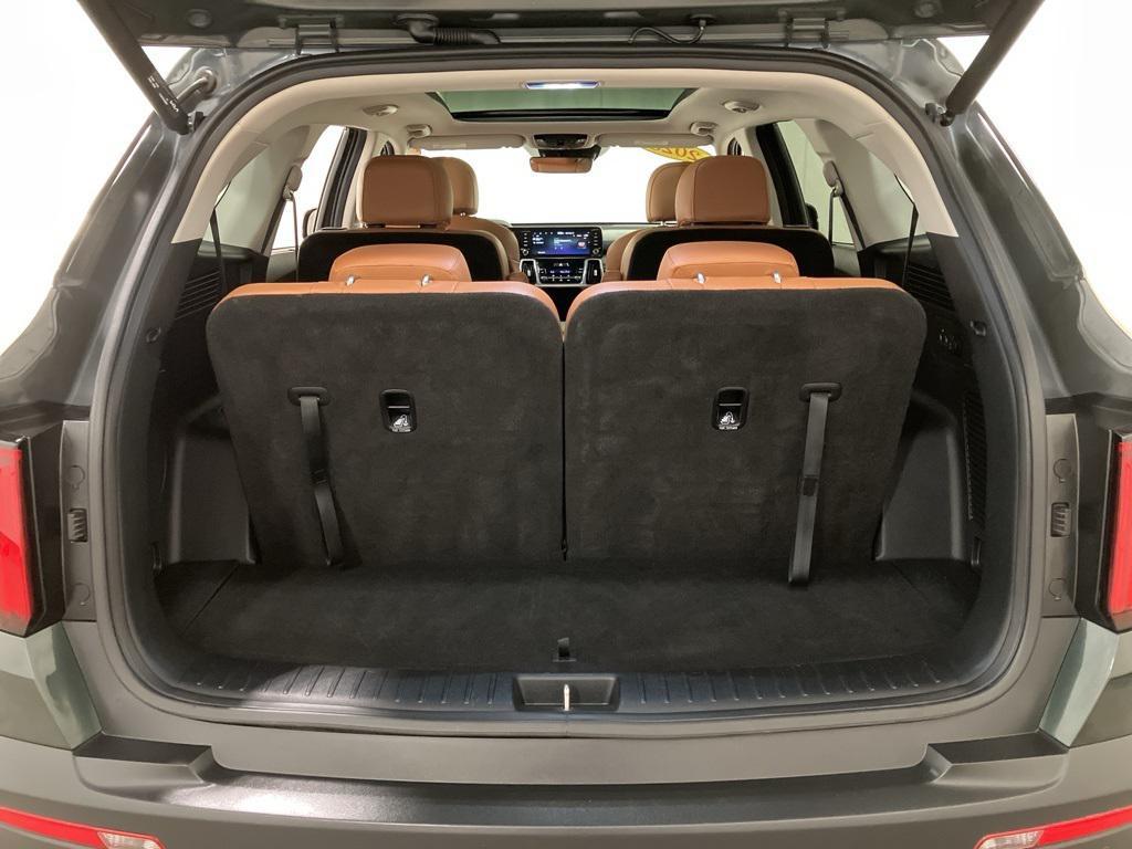 used 2023 Kia Sorento car, priced at $32,104