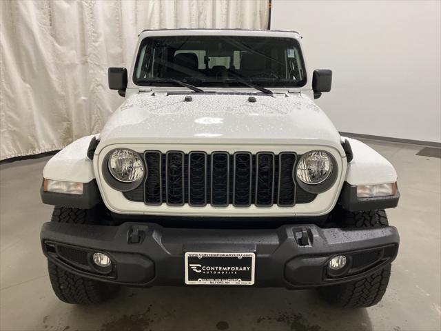 new 2025 Jeep Gladiator car, priced at $46,435