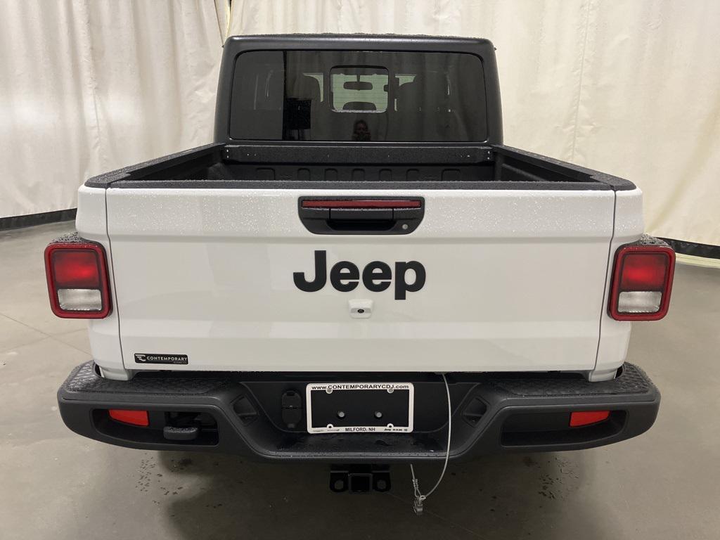 new 2025 Jeep Gladiator car, priced at $44,935