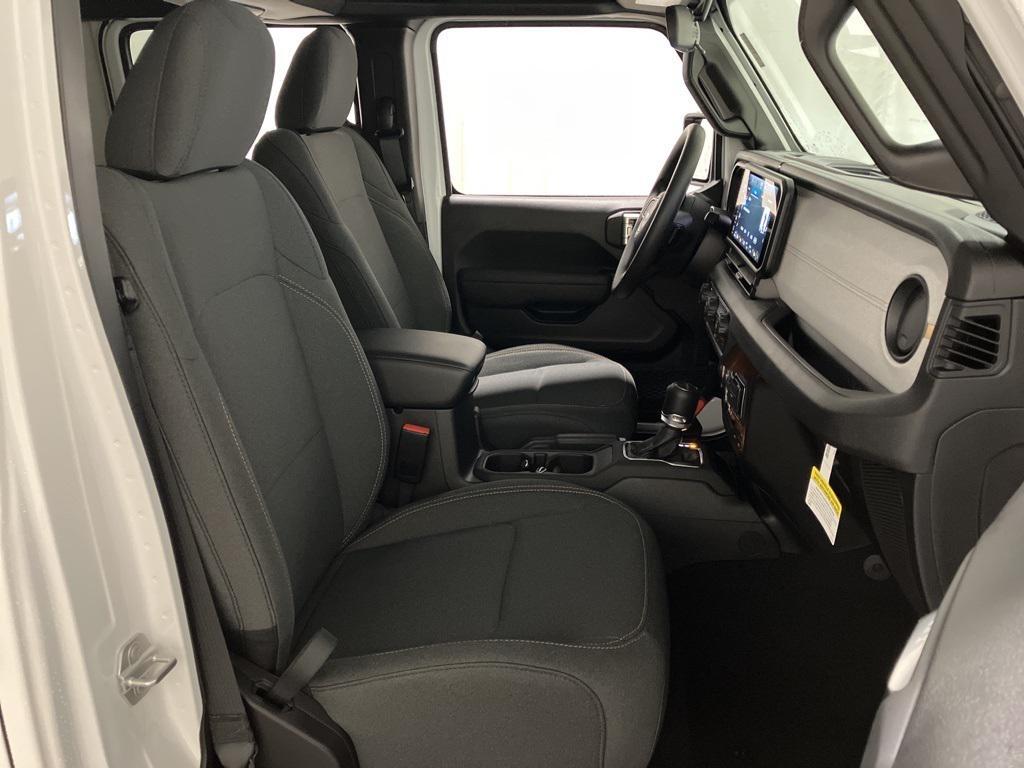 new 2025 Jeep Gladiator car, priced at $44,935