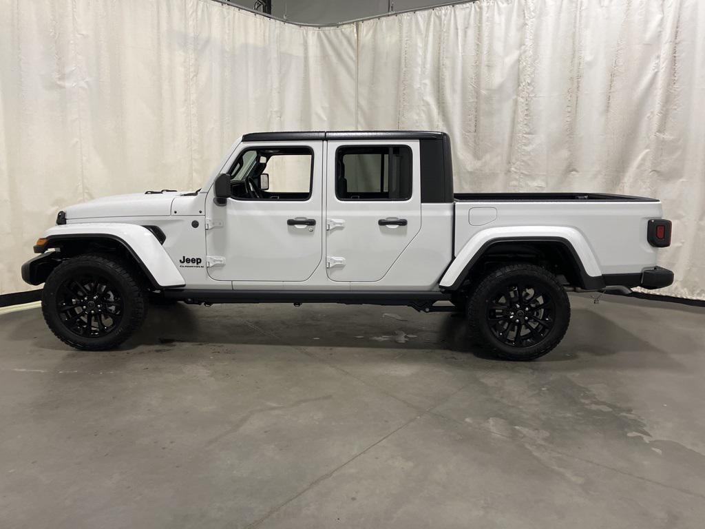 new 2025 Jeep Gladiator car, priced at $44,935