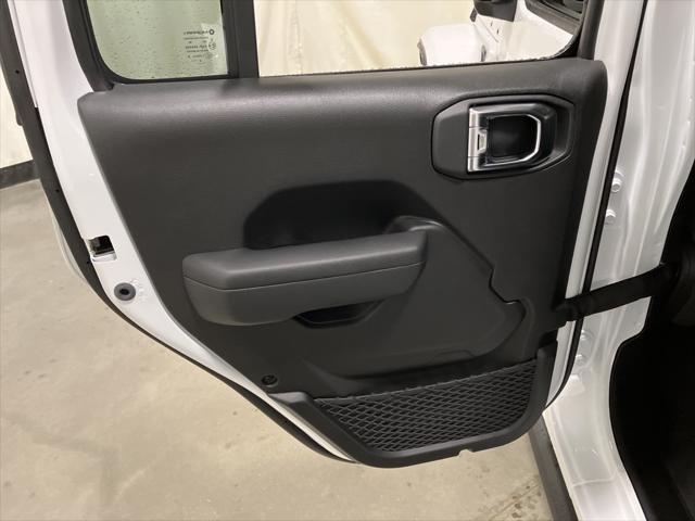 new 2025 Jeep Gladiator car, priced at $46,435