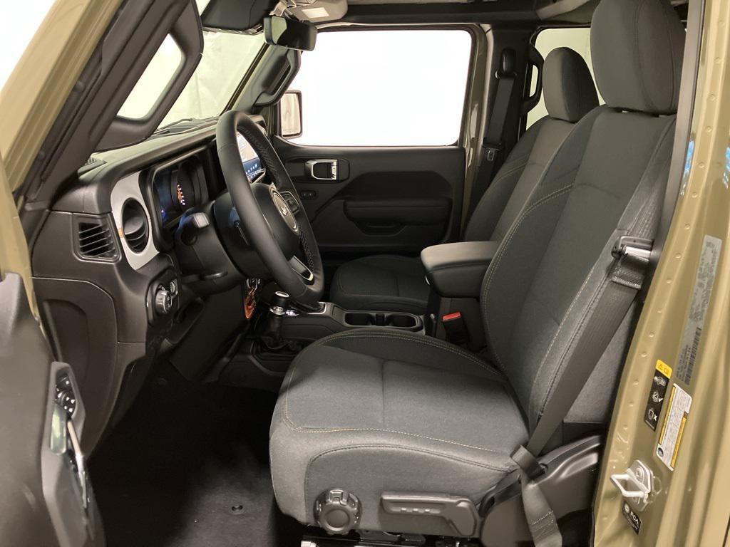 new 2025 Jeep Gladiator car, priced at $52,420