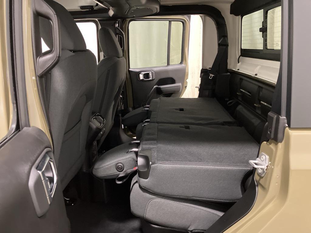 new 2025 Jeep Gladiator car, priced at $52,420
