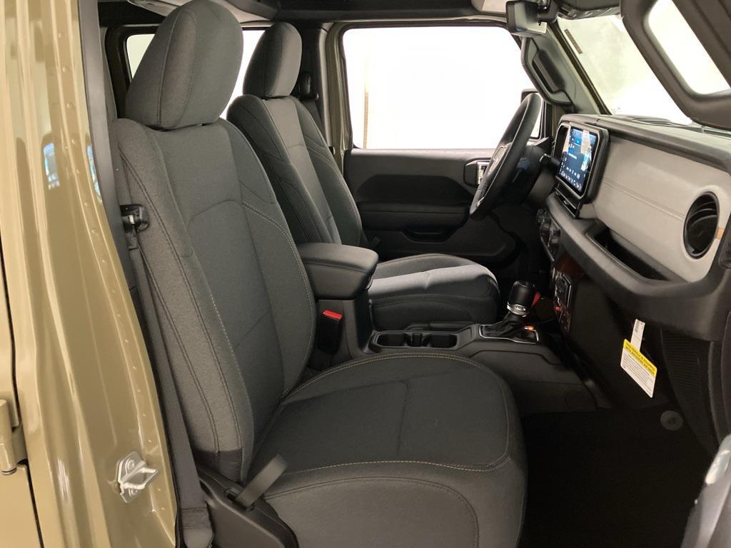 new 2025 Jeep Gladiator car, priced at $52,420