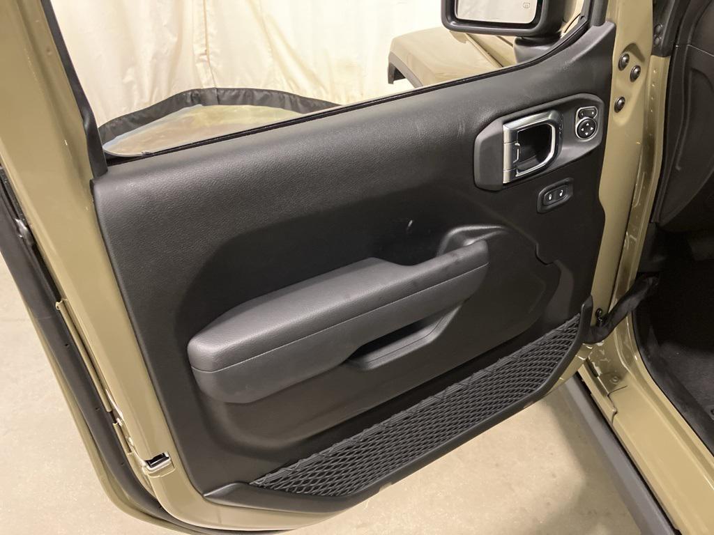 new 2025 Jeep Gladiator car, priced at $52,420