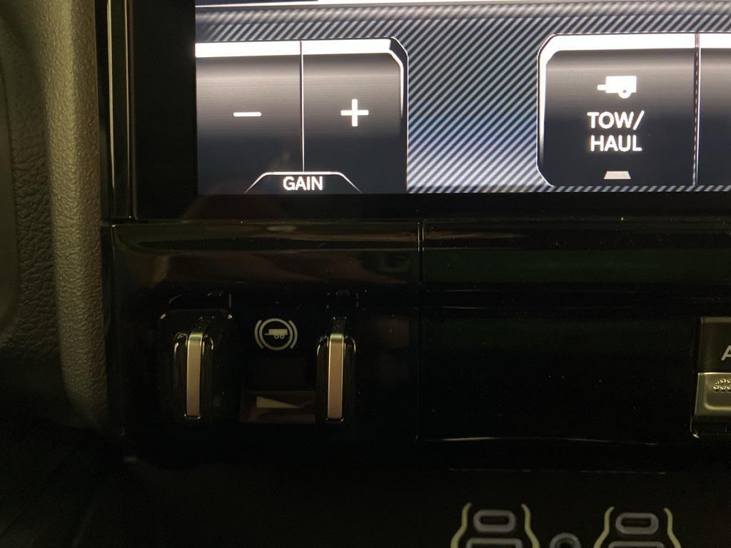 new 2025 Ram 2500 car, priced at $68,065