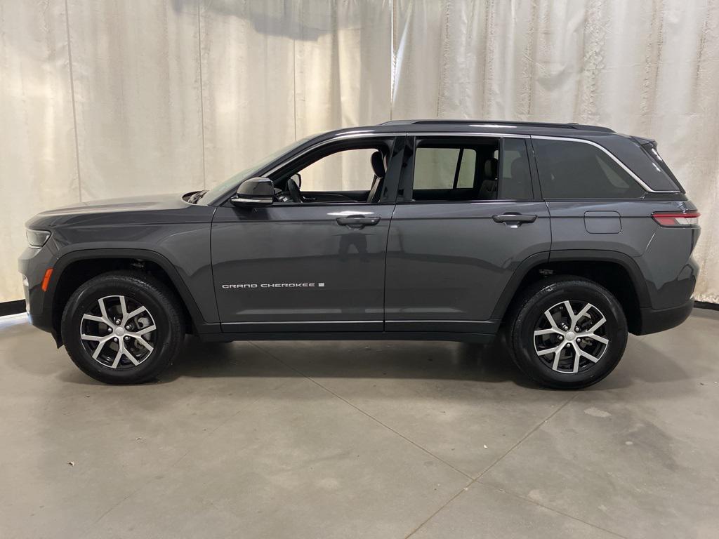 used 2024 Jeep Grand Cherokee car, priced at $37,431