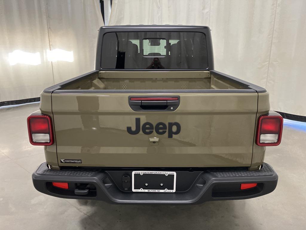 new 2025 Jeep Gladiator car, priced at $42,440