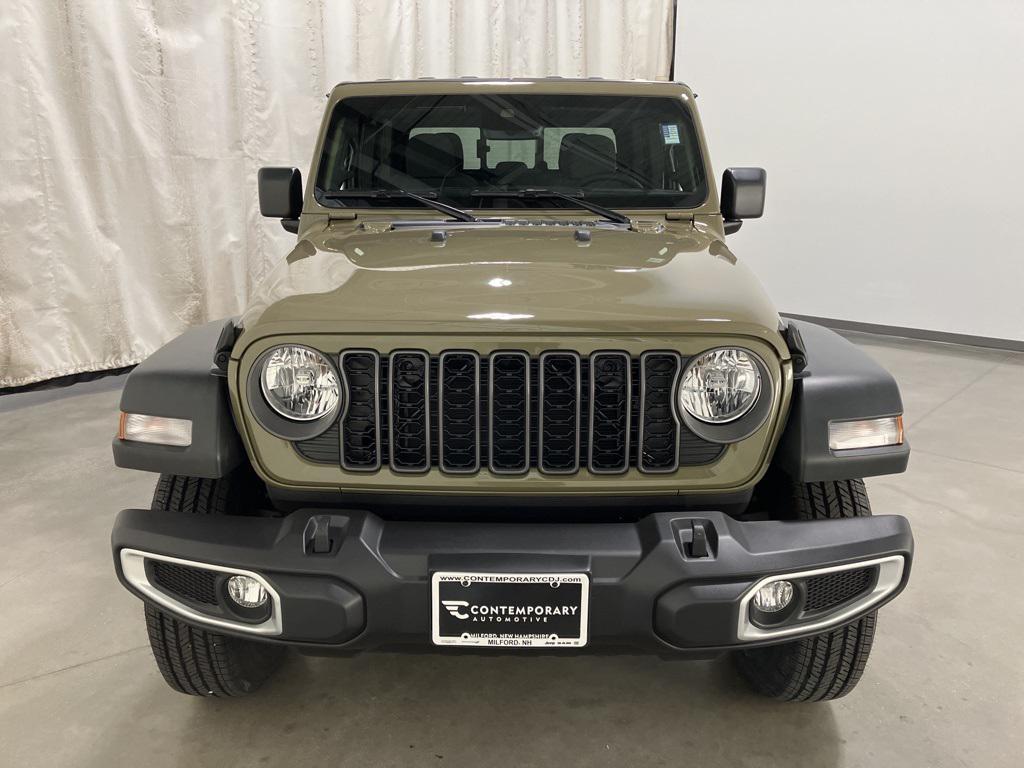new 2025 Jeep Gladiator car, priced at $42,440