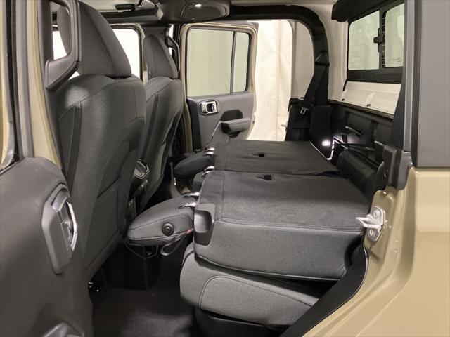 new 2025 Jeep Gladiator car, priced at $47,380