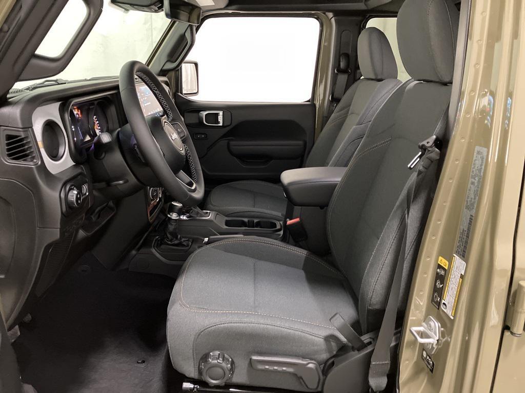 new 2025 Jeep Gladiator car, priced at $42,440