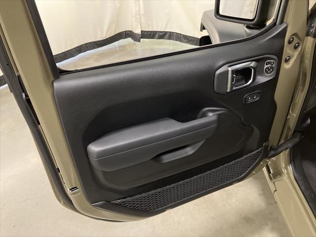 new 2025 Jeep Gladiator car, priced at $47,380