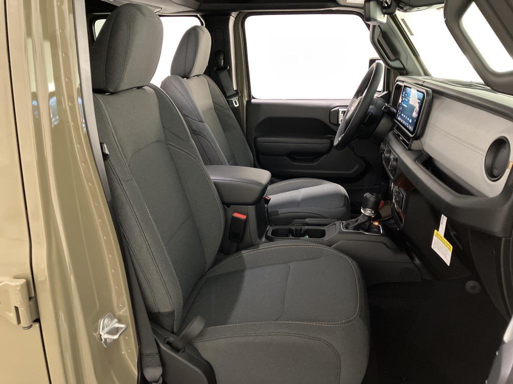 new 2025 Jeep Gladiator car, priced at $42,440