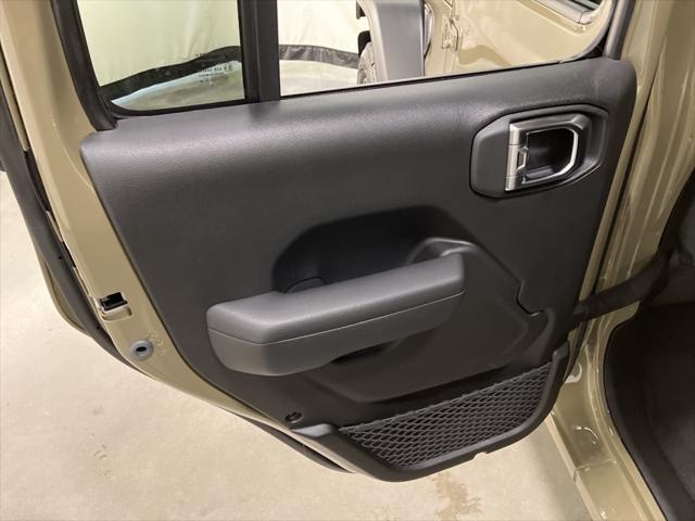 new 2025 Jeep Gladiator car, priced at $47,380