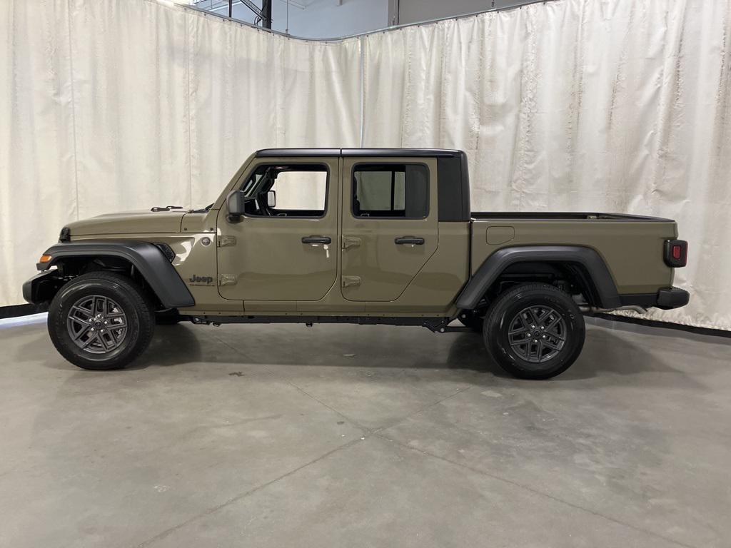 new 2025 Jeep Gladiator car, priced at $42,440