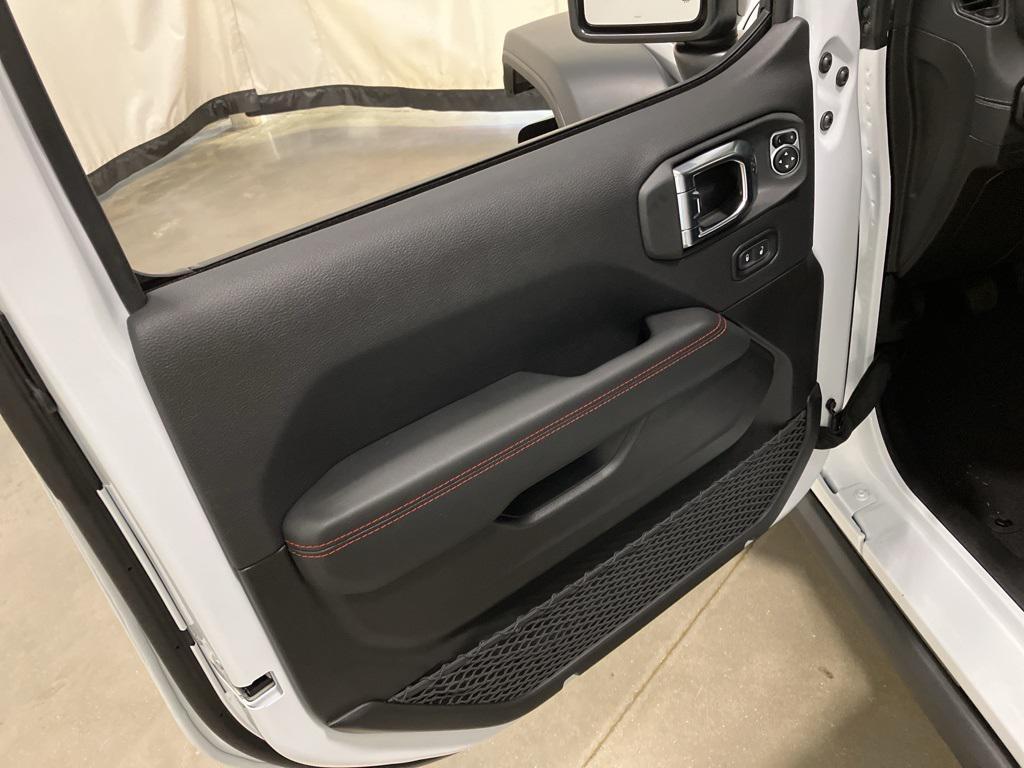 new 2025 Jeep Wrangler car, priced at $55,895