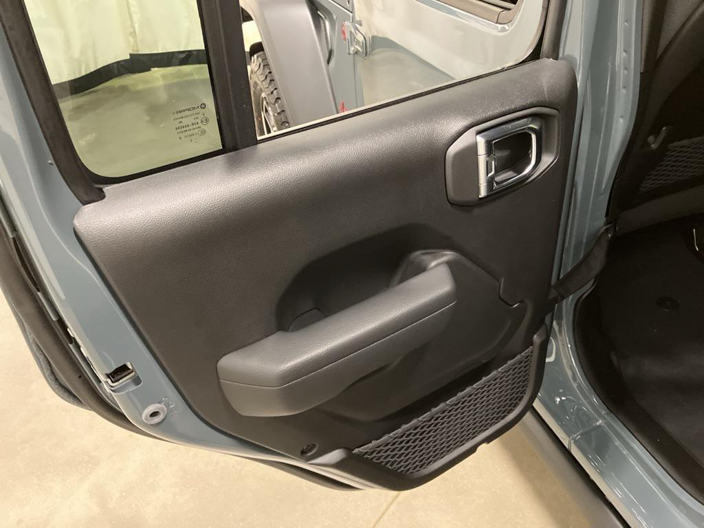 new 2025 Jeep Wrangler car, priced at $53,305