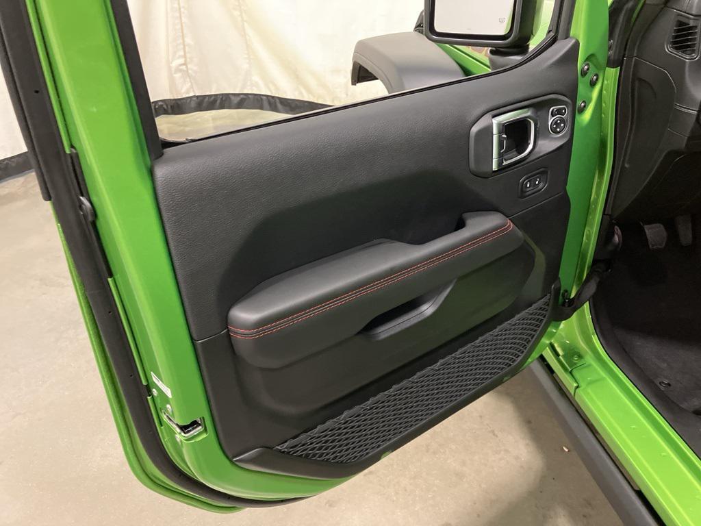 new 2025 Jeep Wrangler car, priced at $57,585