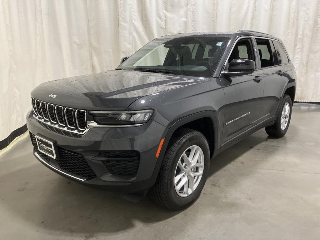 new 2025 Jeep Grand Cherokee car, priced at $42,880