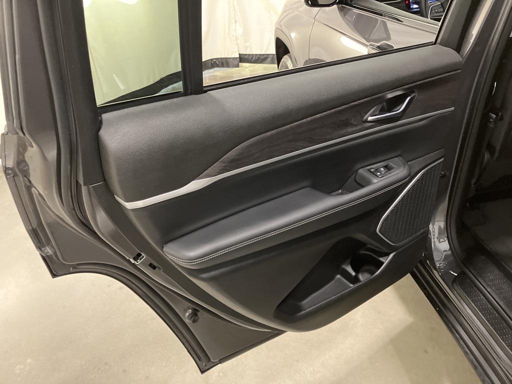 used 2021 Jeep Grand Cherokee L car, priced at $29,326