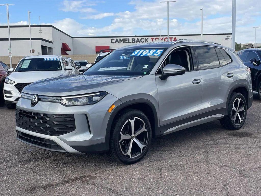 used 2025 Volkswagen Tiguan car, priced at $25,987