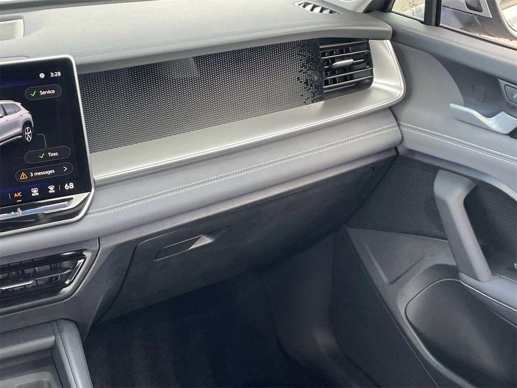 used 2025 Volkswagen Tiguan car, priced at $25,987