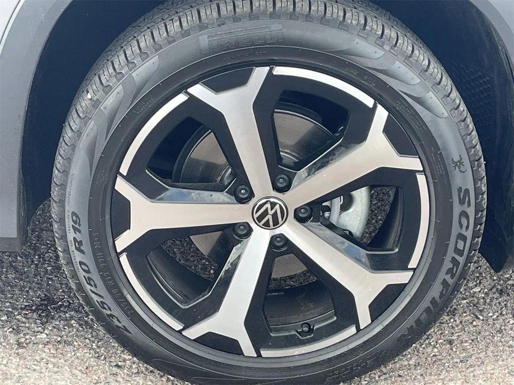 used 2025 Volkswagen Tiguan car, priced at $25,987