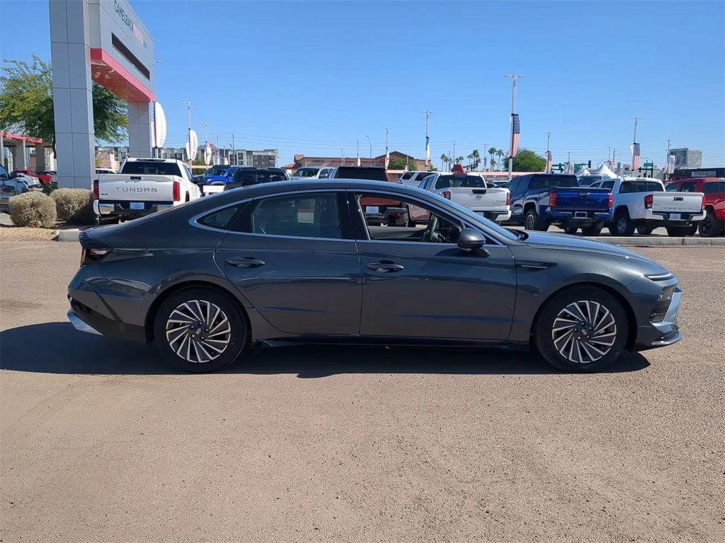 new 2025 Hyundai Sonata Hybrid car, priced at $34,700