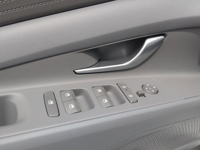 new 2025 Hyundai Elantra car, priced at $22,705