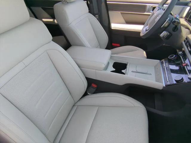 new 2025 Hyundai SANTA FE HEV car, priced at $49,126