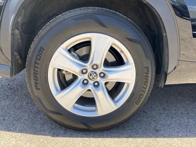 used 2022 Toyota Highlander car, priced at $28,477